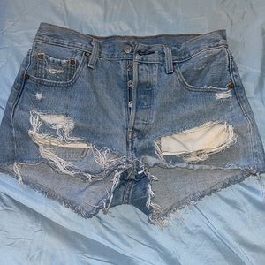 501 Levi’s shorts size 28